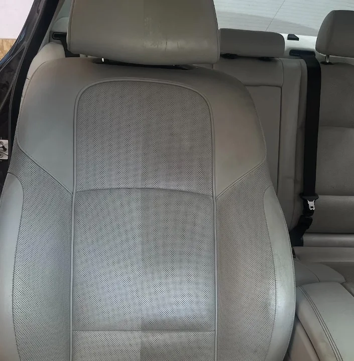 Sièges après detailing auto intérieur haute précision à Clermont Créans