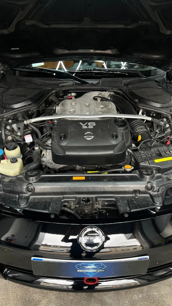 Compartiment moteur avant nettoyage haute précision à l’atelier de Clermont Créans